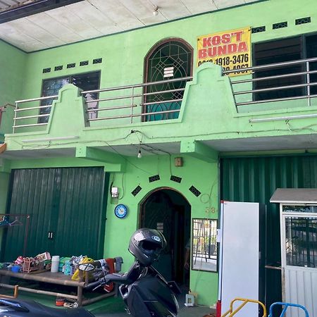 ホテル Spot On 94166 Kost Bunda Syariah ブカシ エクステリア 写真