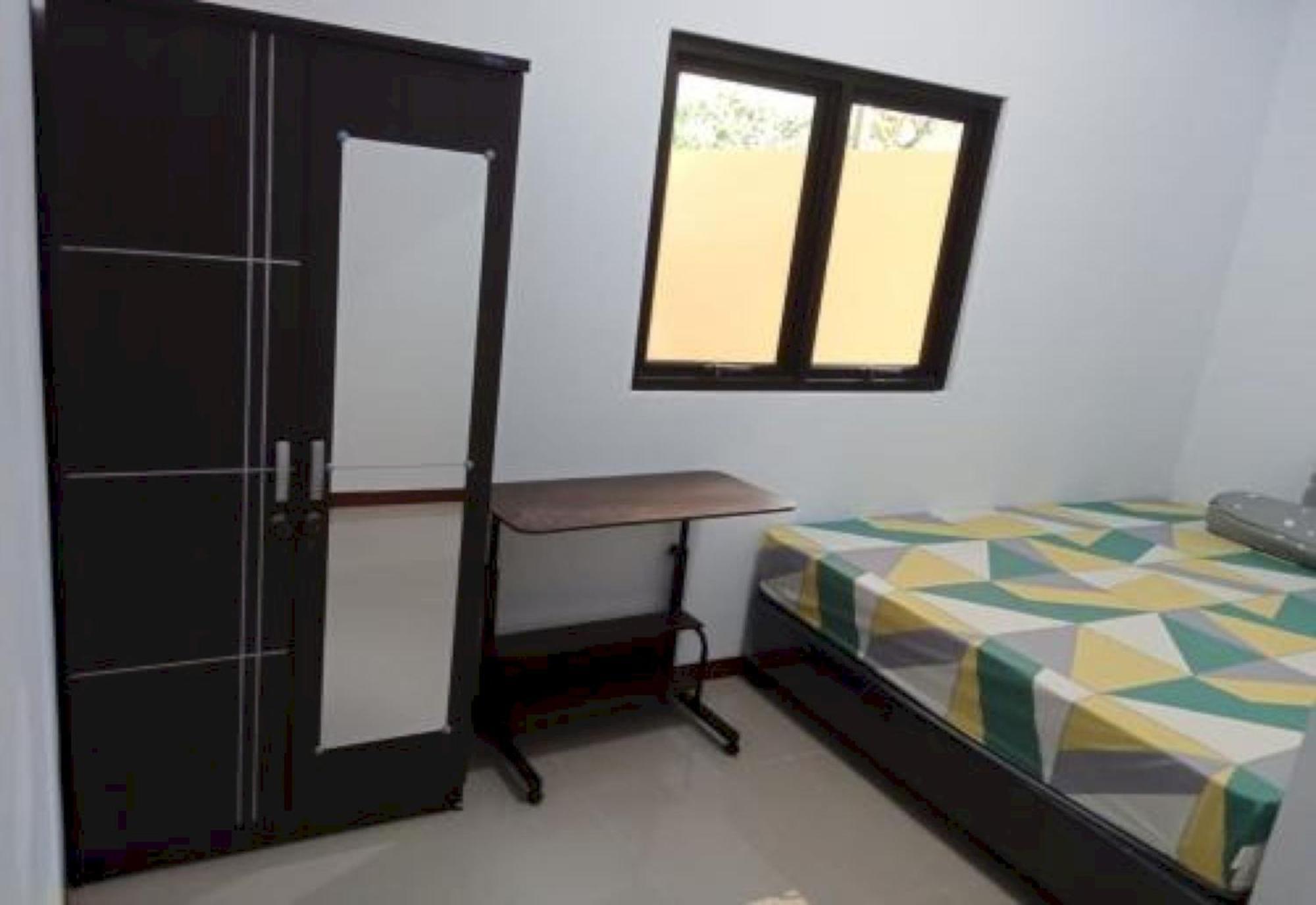ホテル Spot On 94166 Kost Bunda Syariah ブカシ エクステリア 写真